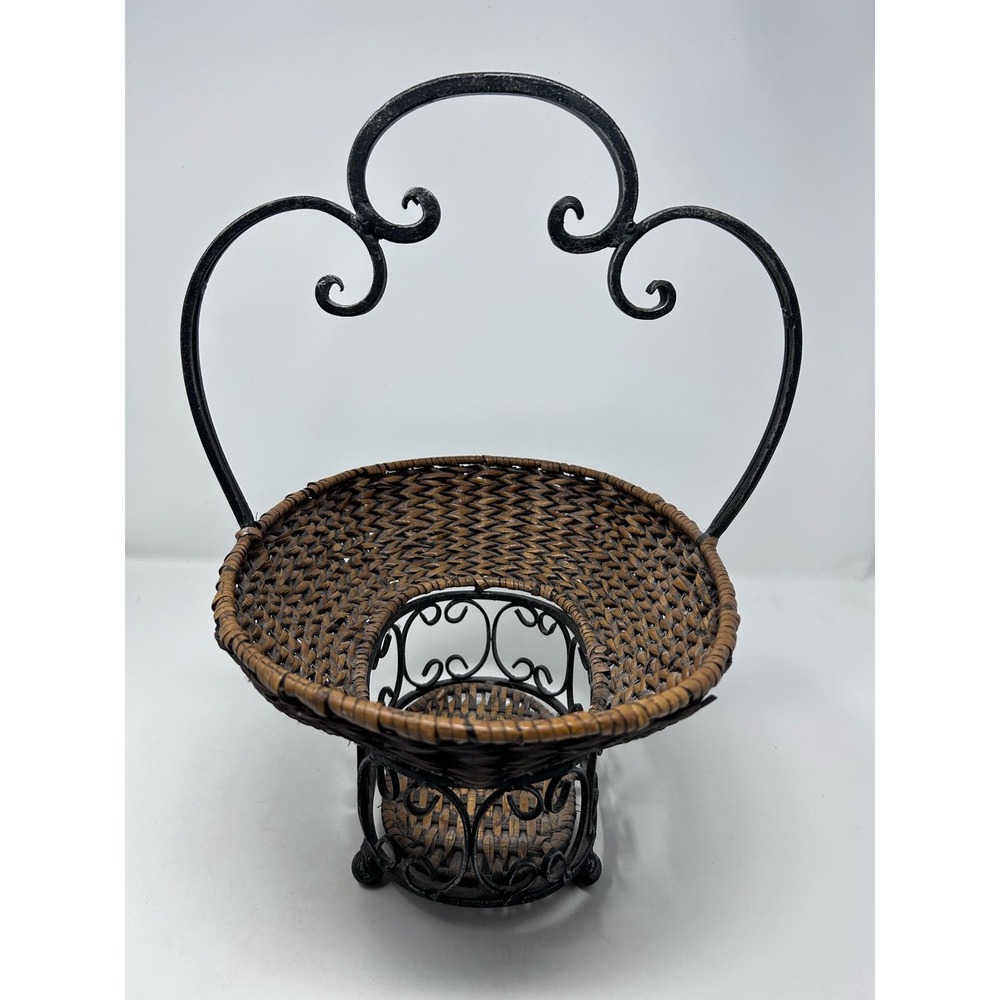 Unknown Brand Wicker and Wrought Iron Basket 16"‎ Tall x 13" Wide Top x 7 1/2"